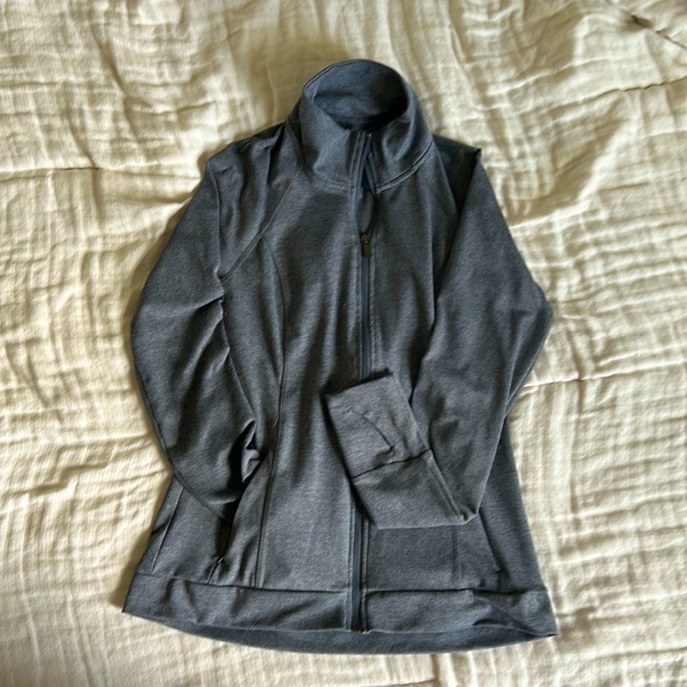 Active Long Sleeve Jacket!